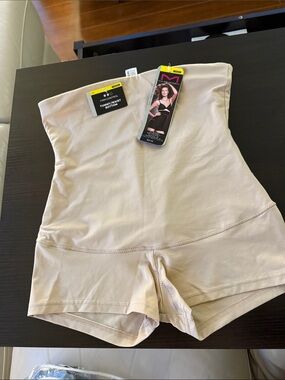 Maidenform Shapewear - Hi Waist Bayshort - size medium BNWT